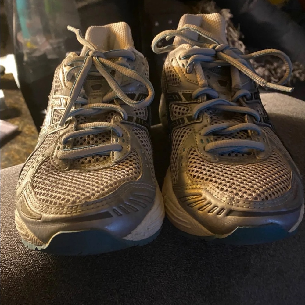 Tennis Shoes